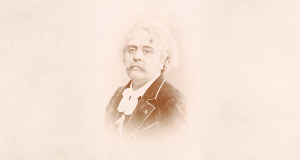 Le sculpteur Albert-Ernest Carrier-Belleuse, photographié par l'Atelier Nadar